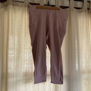 Fabletics Rose Pink Capri Workout Leggings with side pockets size 2x